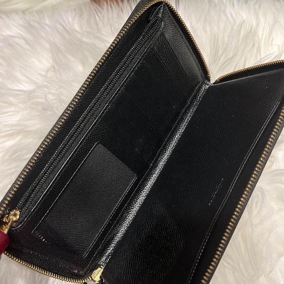 Coach Long Leather Zip Around Black Wristlet/Wallet - Picture 4 of 4